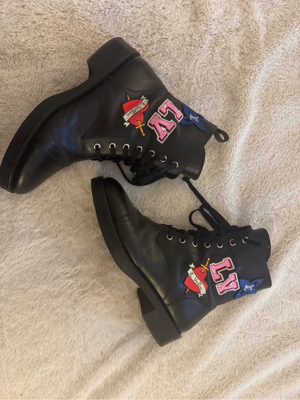 Louis Vuitton
Women's Monogram Territory Flat High Ranger Boots Leather - Picture 2 of 15